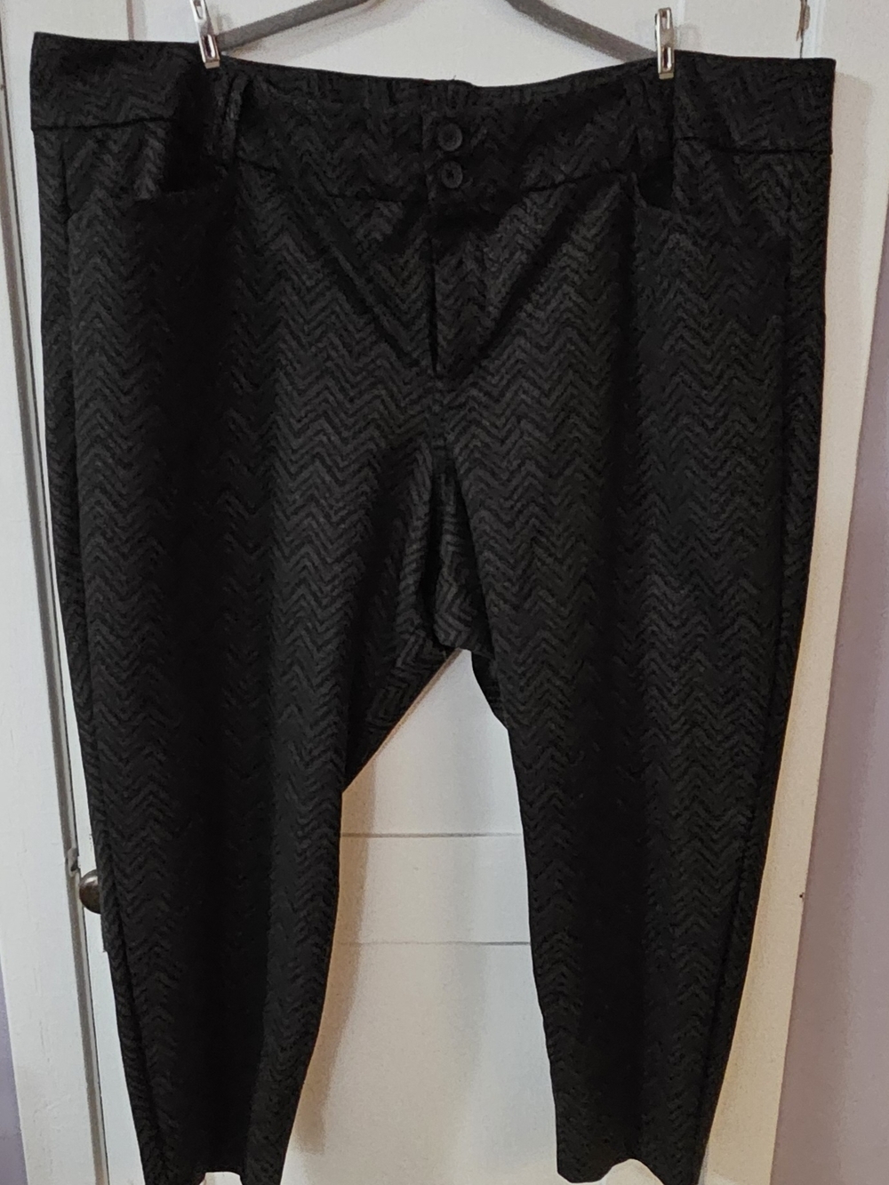 Torrid 26R Black Chevron Pants